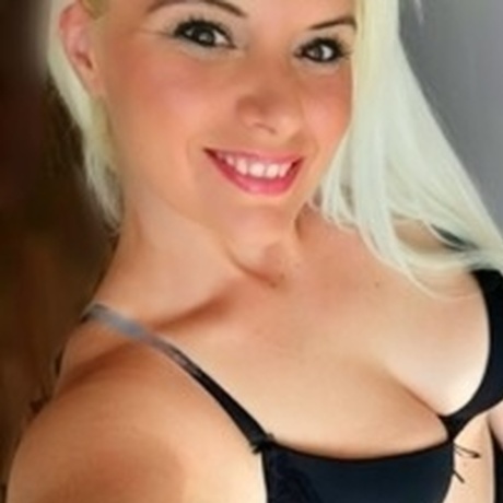 Evelyn Hot